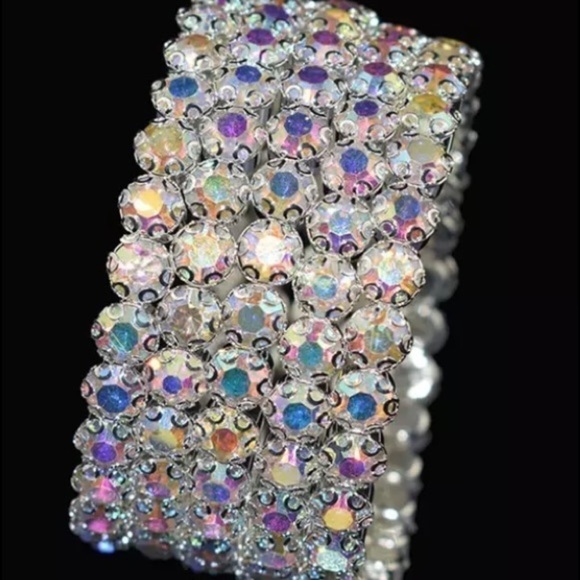 FIVE Row Crystal Rhinestone Bracelet. - Picture 3 of 4